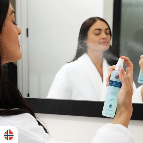 Vista 3 de Geir Ness Skin of Norway - Spray hidratante facial con arándanos y lavanda fresca, spray hidratante facial, cuidado calmante ligero