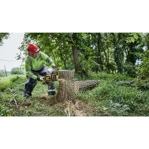Vista 7 de DEWALT Motosierra inalámbrica de 60V MAX, 18 pulgadas, solo herramienta (DCCS672B)