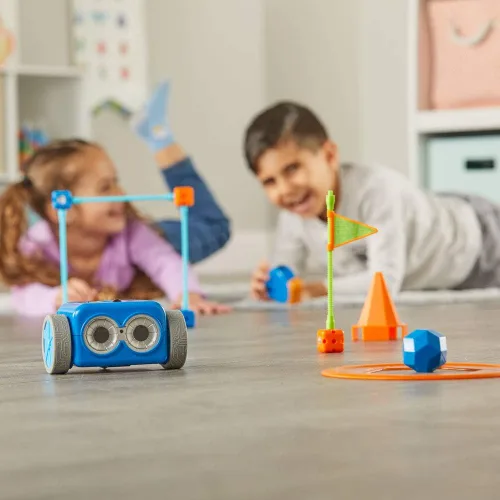 Vista 9 de Learning Resources Botley - Juego de actividades The Coding Robot 2.0, 78 piezas, a partir de 5 años, robot de codificación para niños, juguetes