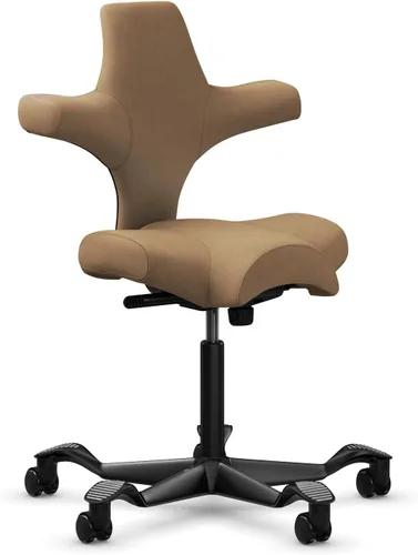 Vista 33 de HAG Capisco Sit to Stand - Silla de pie con marco negro, tapizada de ónix negro con anillo para el pie Negro Onyx
