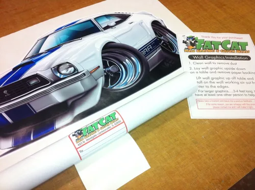 Vista 7 de 1970 Datsun 240Z - Calcomanía de pared de coche de dibujos animados de 2 pies de largo, calcomanía gráfica de coche deportivo para hombre, cueva
