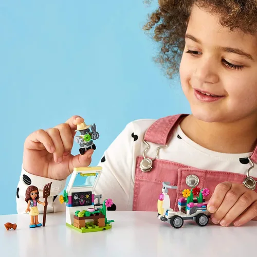 Vista 5 de LEGO Friends Olivia's Flower Garden 41425 Juguete de construcción para niños; este jardín de juegos viene con 2 figuras construibles, Friends Olivia