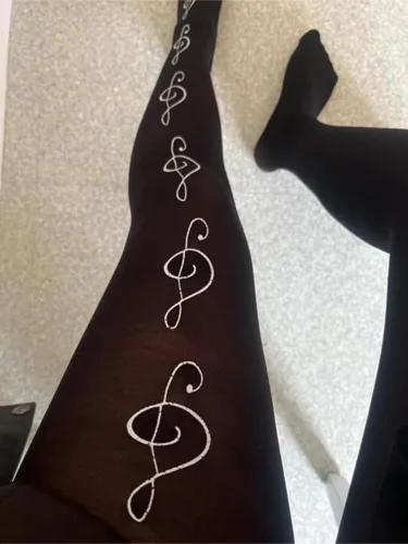 Vista 6 de Medias para Mujer Whimsy Twee Piano: Medias con Patrón Funky, Ropa Emo Gótica, Estética Y2K