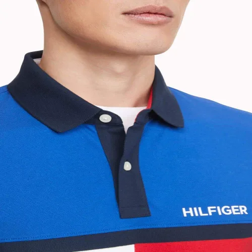 Vista 10 de Tommy Hilfiger Men's Short Sleeve Cotton Pique Flag Polo in Regular Fit