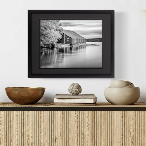Vista 5 de Gallery Solutions - Marco de pared de madera negra de 14 x 18 pulgadas - Calidad premium - Soporte de pared rectangular - Diseño clásico para fotos
