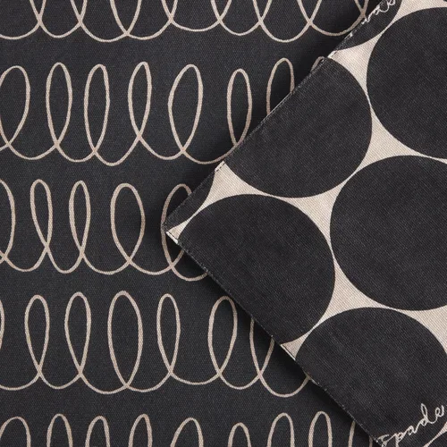 Vista 4 de kate spade new york in The Loop & Joy Dot Camino de mesa reversible, 100% algodón, lavable a máquina, negro/beige, 15 x 72 pulgadas