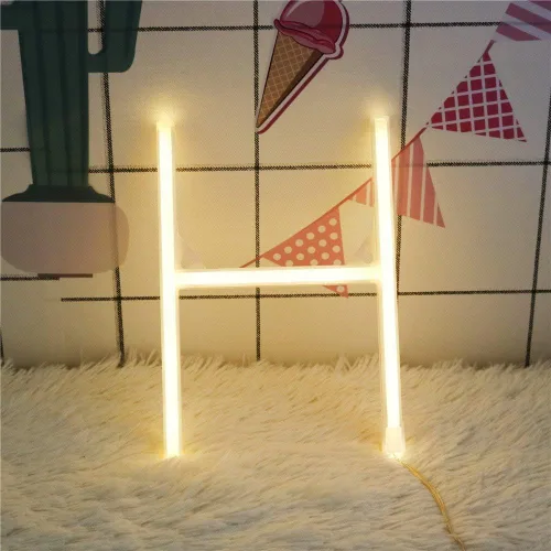 Vista 71 de Ulalaza Letrero de luz LED en blanco y negro, 2 letras AA alimentadas por batería para boda, fiesta de cumpleaños, lámpara de Navidad, luz nocturna