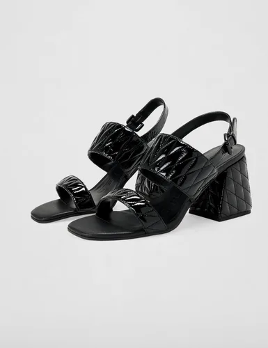 Vista 6 de Karl Lagerfeld Paris womens Sarina Quilted Open Toe Leather Heeled Sandal negro acolchado