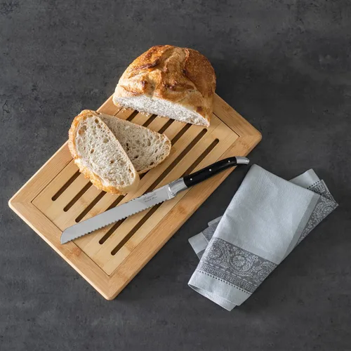 Vista 3 de French Home Laguiole - Cuchillo de pan de madera de Pakka negro con tabla de pan de bambú