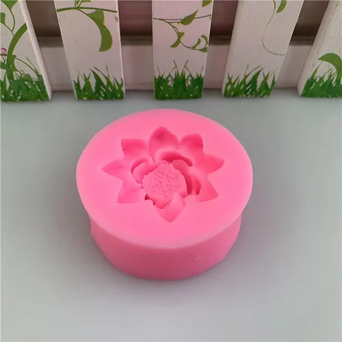 Vista 3 de Molde de silicona con forma de flor de loto para hacer dulces de fondant, moldes de chocolate, postres de piruleta, cubitos de hielo, goma, jabón
