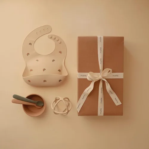 Vista 22 de Mushie - Babero de silicona para bebé, ajustable y resistente al agua (abejas) De 4 a 24 meses, lavable a máquina, correa ajustable