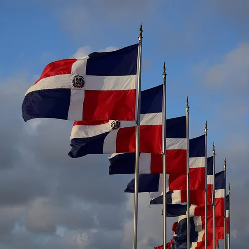 Vista 5 de Bradford Bandera dominicana de 3 x 5 pies para exteriores, bordada de República Dominicana para pared, bandera dominicana de doble cara con ojales