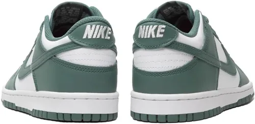 Vista 716 de Nike Kid's Dunk Low Sneaker