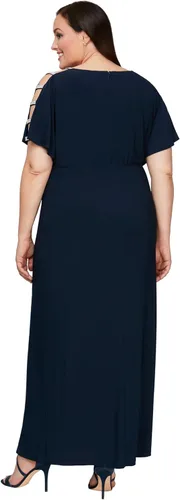 Vista 2 de Plus Knot Front Dress with Front Slit and Embellishment at Shoulder