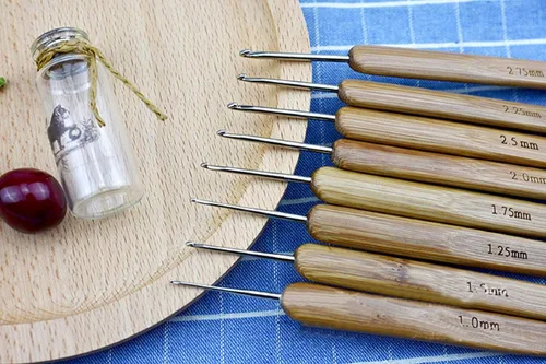 Vista 5 de Juego de agujas ergonómicas de ganchillo con estuche para manos artríticas