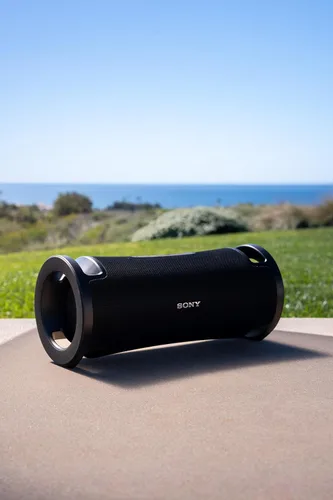 Vista 12 de Sony ULT Field 7 - Altavoz inalámbrico Bluetooth para fiestas, IP67 impermeable, graves potentes, batería de 30 horas, karaoke, mango cómodo y luces