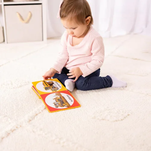 Vista 6 de Melissa & Doug 41533 Poke-a-Dot Construction Vehicles Libros de actividades 3+ Regalo para niño o niña