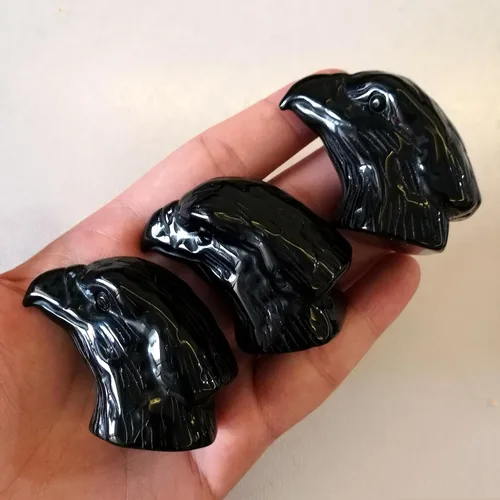 Vista 3 de Estatua de cristal curativo de obsidiana negra natural, estatua de águila guardiana de oración, 2 pulgadas, tallada en bolsillo, figuras de piedra