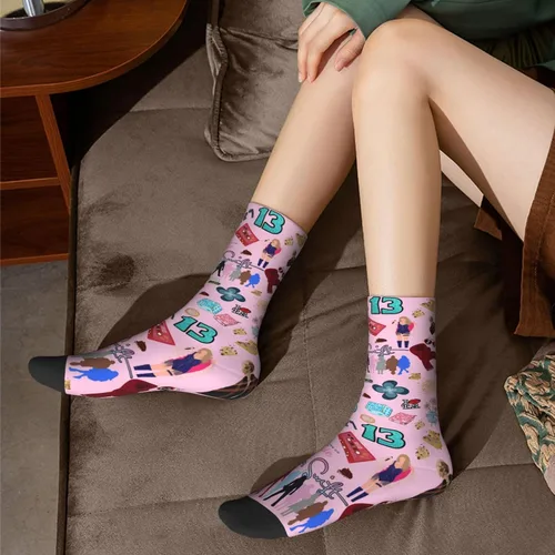 Vista 2 de Calcetines coloridos para hombres y mujeres, regalos para los fanáticos de Taylor, calcetines deportivos que absorben la humedad