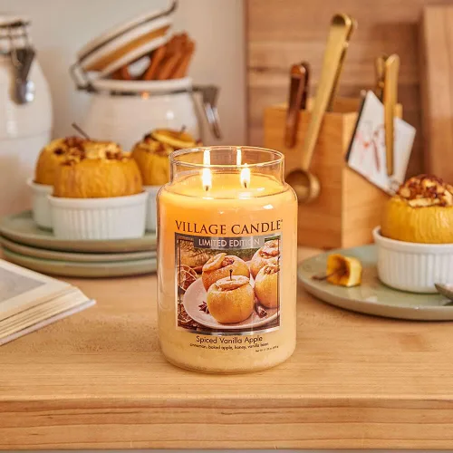 Vista 6 de Village Candle Vela perfumada en tarro grande de boticario de naranja y canela, 21.25 onzas, 21 onzas y manzana de vainilla especiada, vela