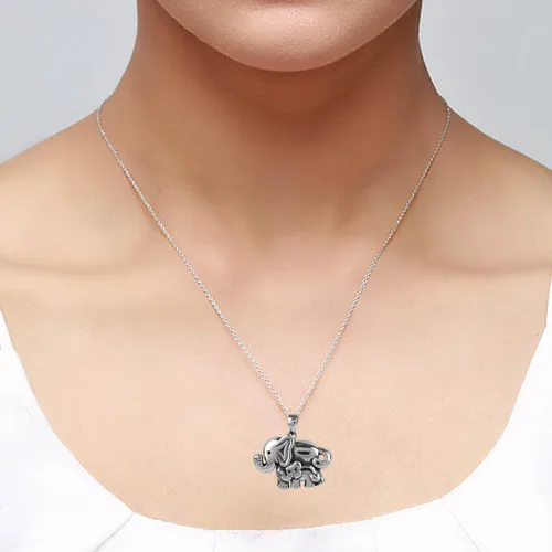 Vista 4 de LeCalla Collar de plata de ley 925 con colgante de elefante de buena suerte con diseño de animales de buena suerte, regalo de joyería para mujeres