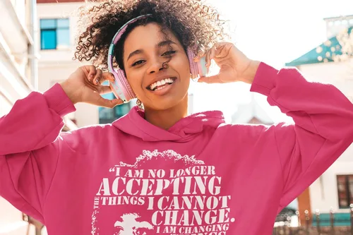 Vista 2 de shop4ever Sudaderas con capucha con cita inspiradora de Angela Davis Heliconia rosa