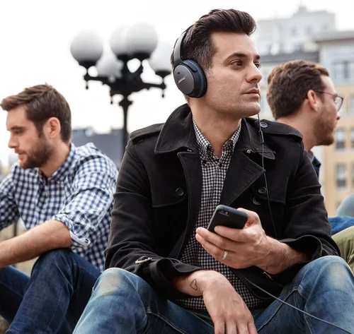Vista 2 de Bose QuietComfort 25 - Auriculares acústicos con cancelación de ruido (dispositivos Apple, color negro)