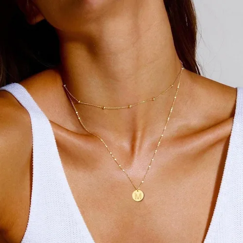 Vista 2 de Collares con inicial de oro para mujer, collar de monedas con letras delicadas en capas para mujer, gargantilla chapada en oro de 14 quilates, dije