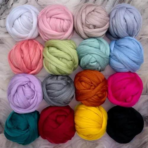 Vista 4 de Revolution Fibers Lana Corriedale teñida 8.2 onzas de parte superior de lana peinada de primera calidad 26 micras, 100% lana Corriedale pura