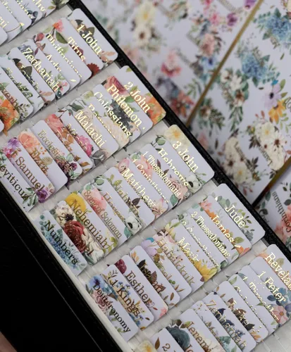 Vista 10 de UPAFEXXI - Pestañas laminadas de la Biblia para mujeres y hombres (letras doradas en relieve). Pestañas impresas grandes, fáciles de leer y aplicar
