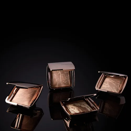 Vista 2 de Hourglass Ambient Lighting Bronzer in Luminous Bronze Light. Highlighting Bronzer for a Natural Sun-Kissed Glow Luz de bronce desnudo