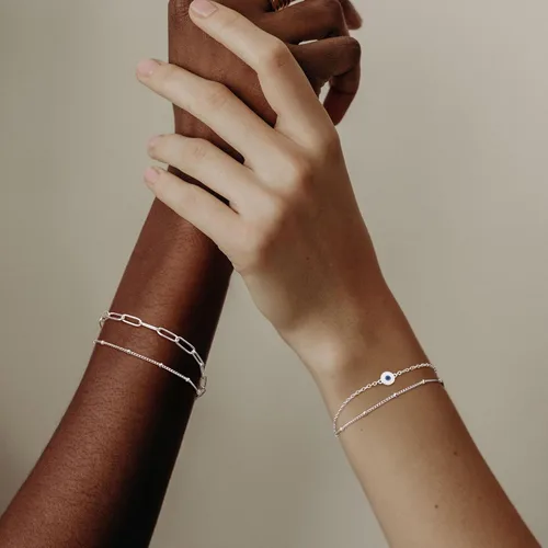 Vista 4 de MILACOLATO Pulseras de cadena de clip con cierre de plata de ley 925, chapadas en oro blanco de 14 quilates, cadena de clip de diamante sólido