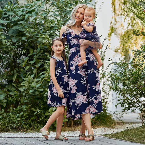 Vista 2 de PopReal - Vestidos para mamá y para mi con impresión floral hombro frío volante sin espalda correa mameluco playa vestido a media pierna de verano
