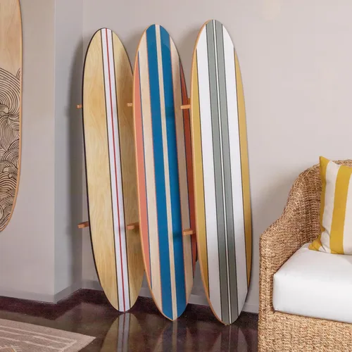 Vista 8 de Creative Co-Op Decoración de pared de tabla de surf decorativa costera, rayas rojas y azules superpuestas sobre madera natural, se cuelga vertical u