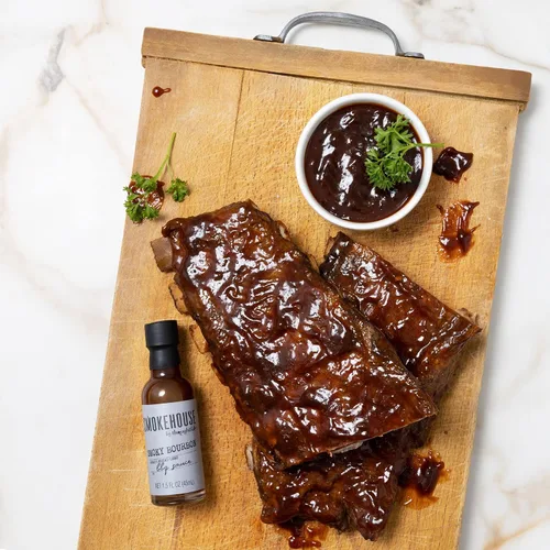 Vista 4 de Smokehouse by Thoughtfully, juego de muestras de salsa gourmet para barbacoa, vegano y vegetariano, los sabores incluyen chipotle de miel, bourbon