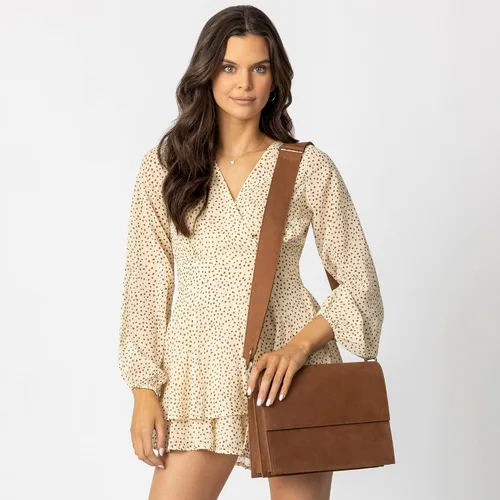 Vista 4 de Camille - Bolso cruzado y bandolera hecho a mano en Estados Unidos con cuero italiano fino y herrajes de primera calidad