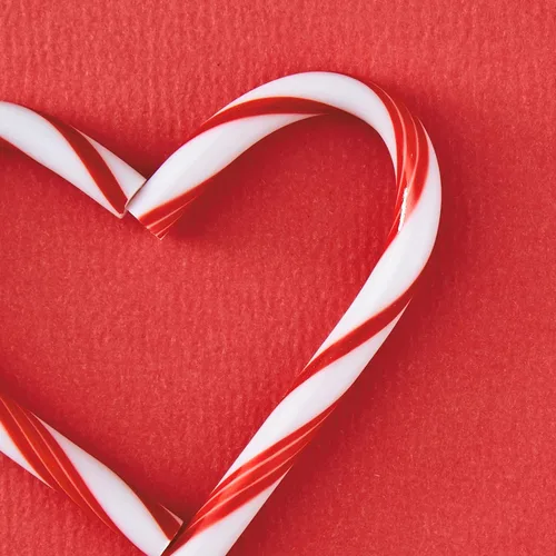 Vista 4 de Hallmark Signature - Tarjeta romántica de vacaciones para tu ser querido (Barra de caramelo de Navidad con corazón)