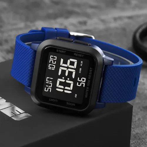 Vista 3 de Forrader Reloj digital deportivo para hombre, resistente al agua, con alarma, temporizador de cuenta regresiva, doble hora, cronómetro, relojes