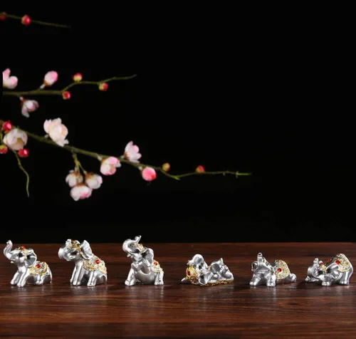 Vista 5 de Brass Statu BRABUD BS122 - Juego de 6 estatuas de elefantes pequeños de resina plateada para decoración del hogar, colección de regalo (plateado)