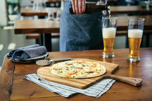 Vista 14 de Tabla Gourmet de madera de acacia de piel para pizza, Pala para pizza