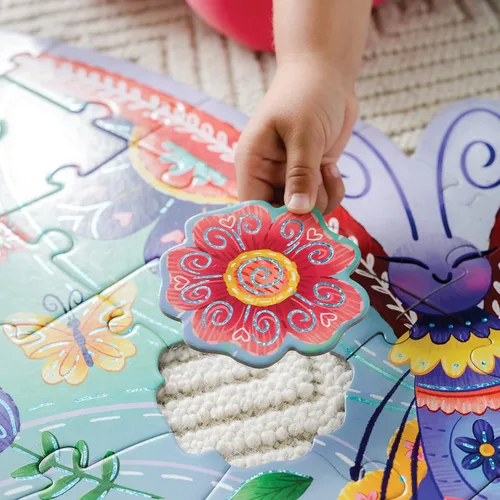 Vista 7 de Peaceable Kingdom Rompecabezas de piso de mariposa jumbo de 53 piezas, rompecabezas grande de regalo para niños pequeños y niños a partir de 5 años