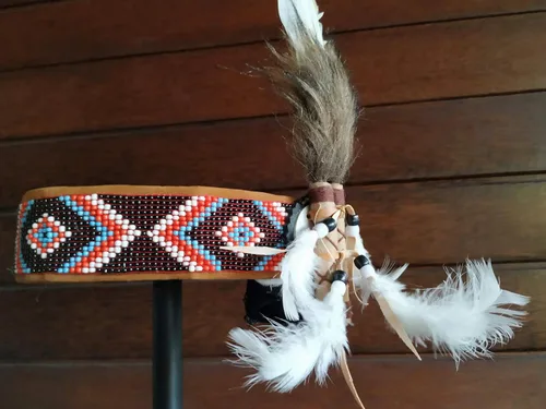 Vista 4 de The World of Feathers Diadema de plumas para adultos inspirada en indios nativos americanos accesorio divertido para disfraz tocado
