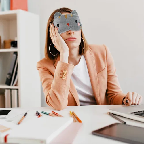 Vista 5 de WLLHYF Linda máscara de ojos para dormir, suave felpa con dibujos animados de gato, cómoda cubierta de ojos de animales, divertida y novedosa sombra