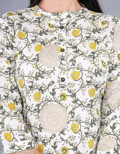 Vista 3 de aarti fashion__Kurta de seda khadi con estampado floral para mujer