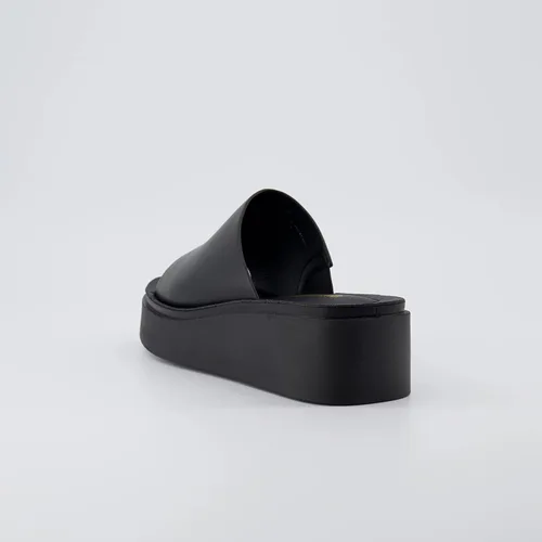 Vista 5 de CUSHIONAIRE Sandalia Play One Band de plataforma para mujer con espuma viscoelástica