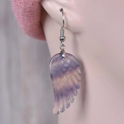 Vista 3 de Aretes colgantes hechos a mano con alas de ángel de reiki curativas de cristal de piedras preciosas