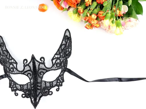 Vista 4 de Bonnie Z. Leonardo Máscaras de mascarada para mujer A-gato negro