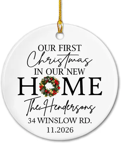 Vista 22 de Adorno de cerámica Our First Christmas Together, adorno de Navidad 2025 personalizado con nombre y fecha, renos para colgar en cerámica, regalo