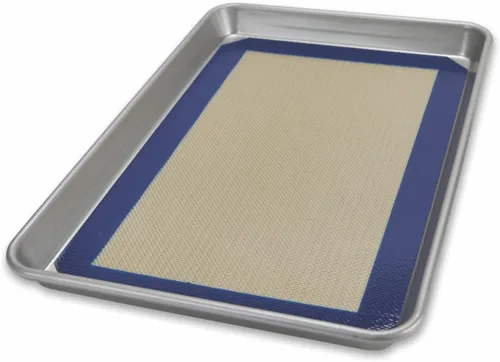 Vista 5 de USA Pan - Juego de media bandeja antiadherente y tapete de silicona para hornear, 1 EA