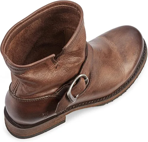 Vista 7 de Frye Veronica Botines para mujer hechos de cuero cepillado de grano completo con herrajes de metal antiguo e impermeables construcción de ribete